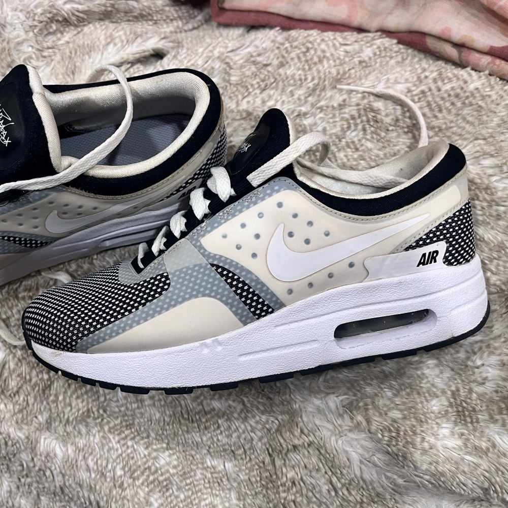 Boys size 3 air max. Gently worn.
